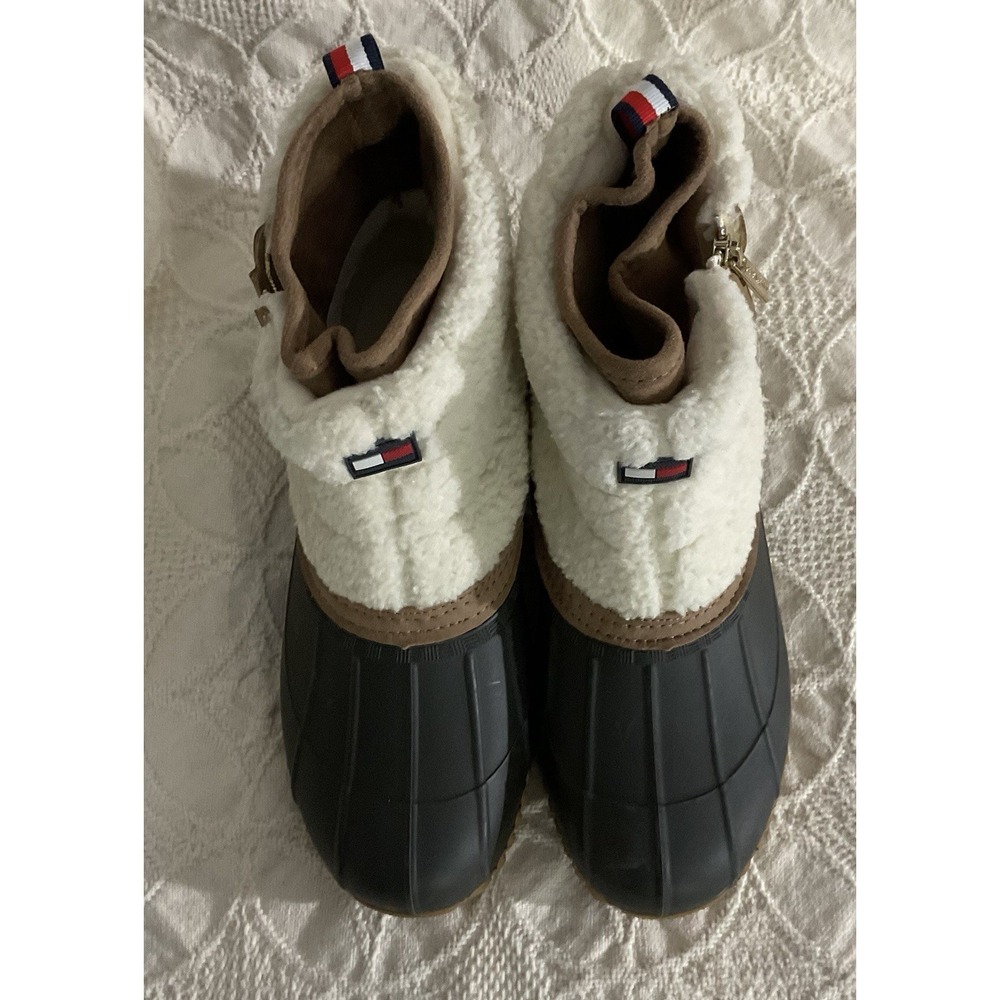 Tommy Hilfiger Women's Gray/Tan/White Almond Toe Twroana Rain Boots sz 9M